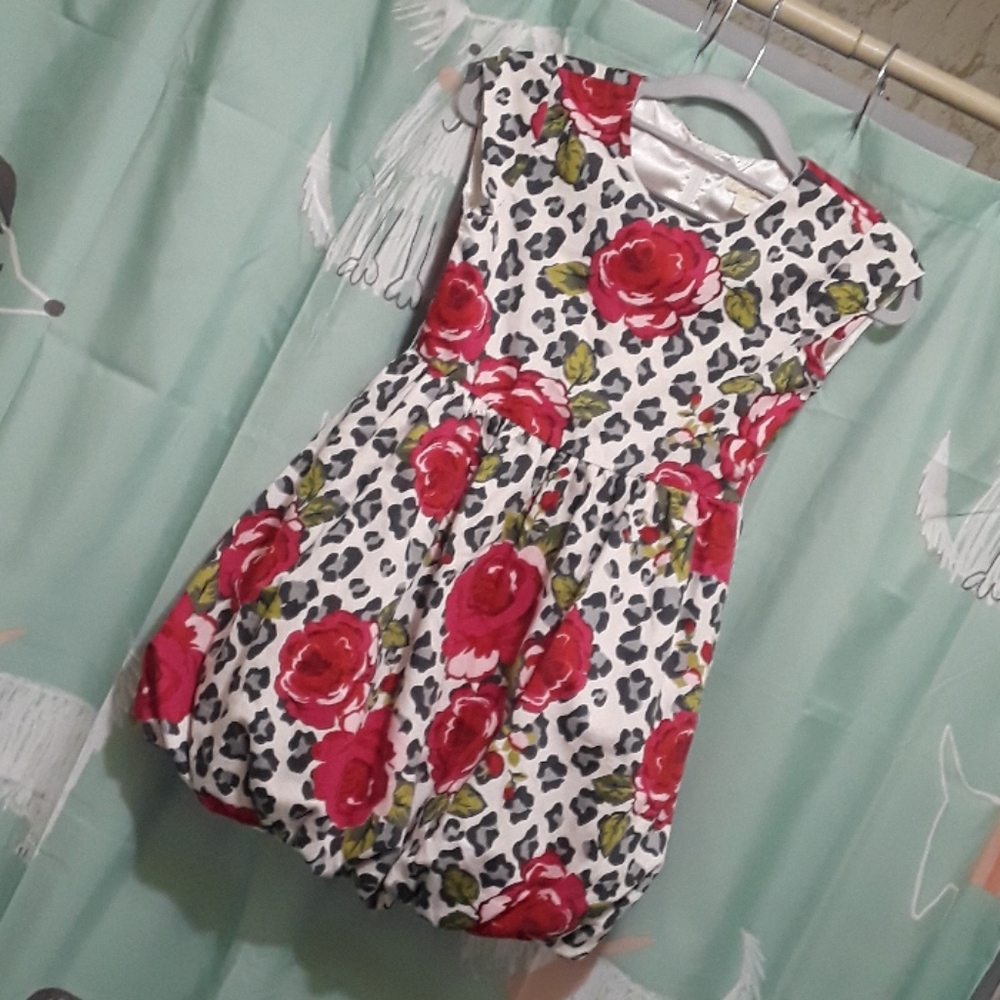 AMAZING  RED FLORAL Children's Place Balloon Dress SZ 10...🐩🐰⛪
